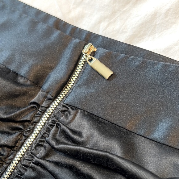 Black Ruched Mini Skirt - Picture 3 of 5